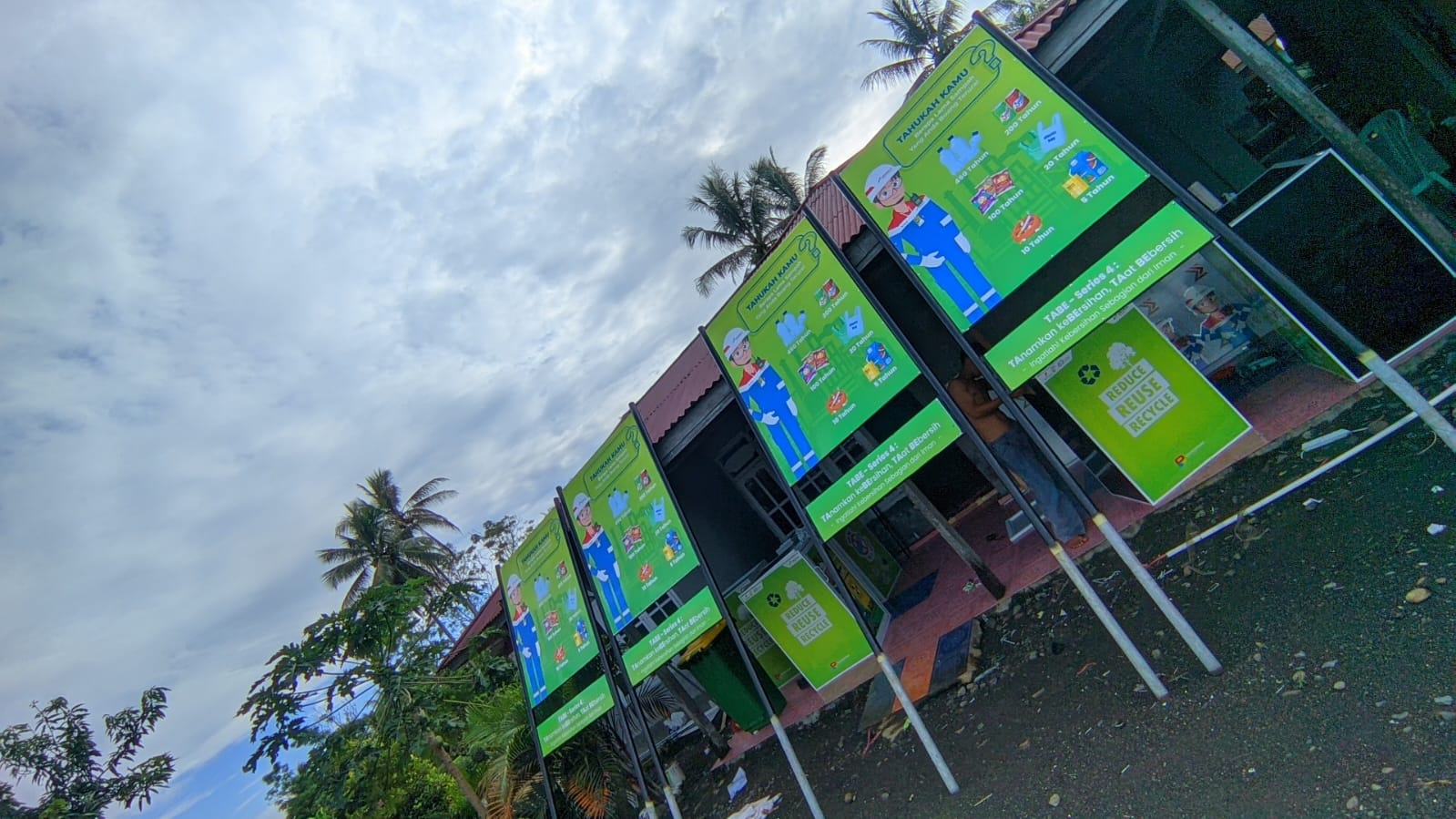 Papan Informasi/Rambu Perusahaan