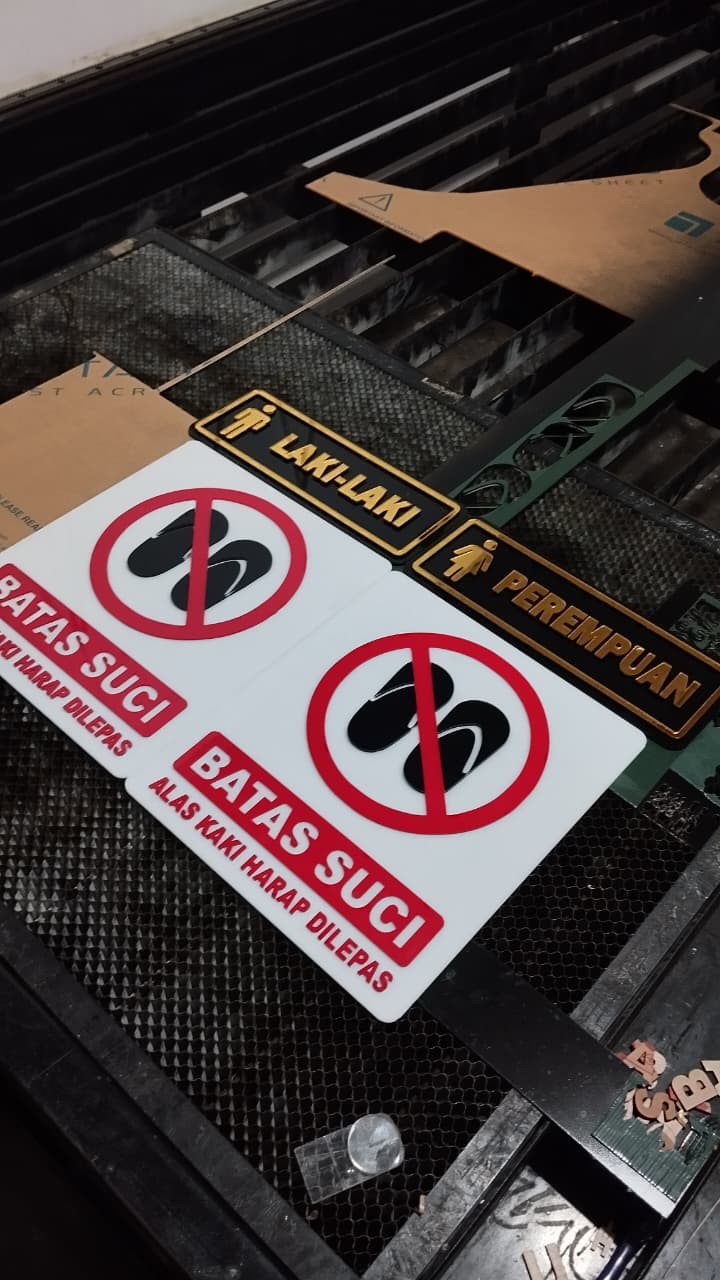 himbauan lepas alas kaki