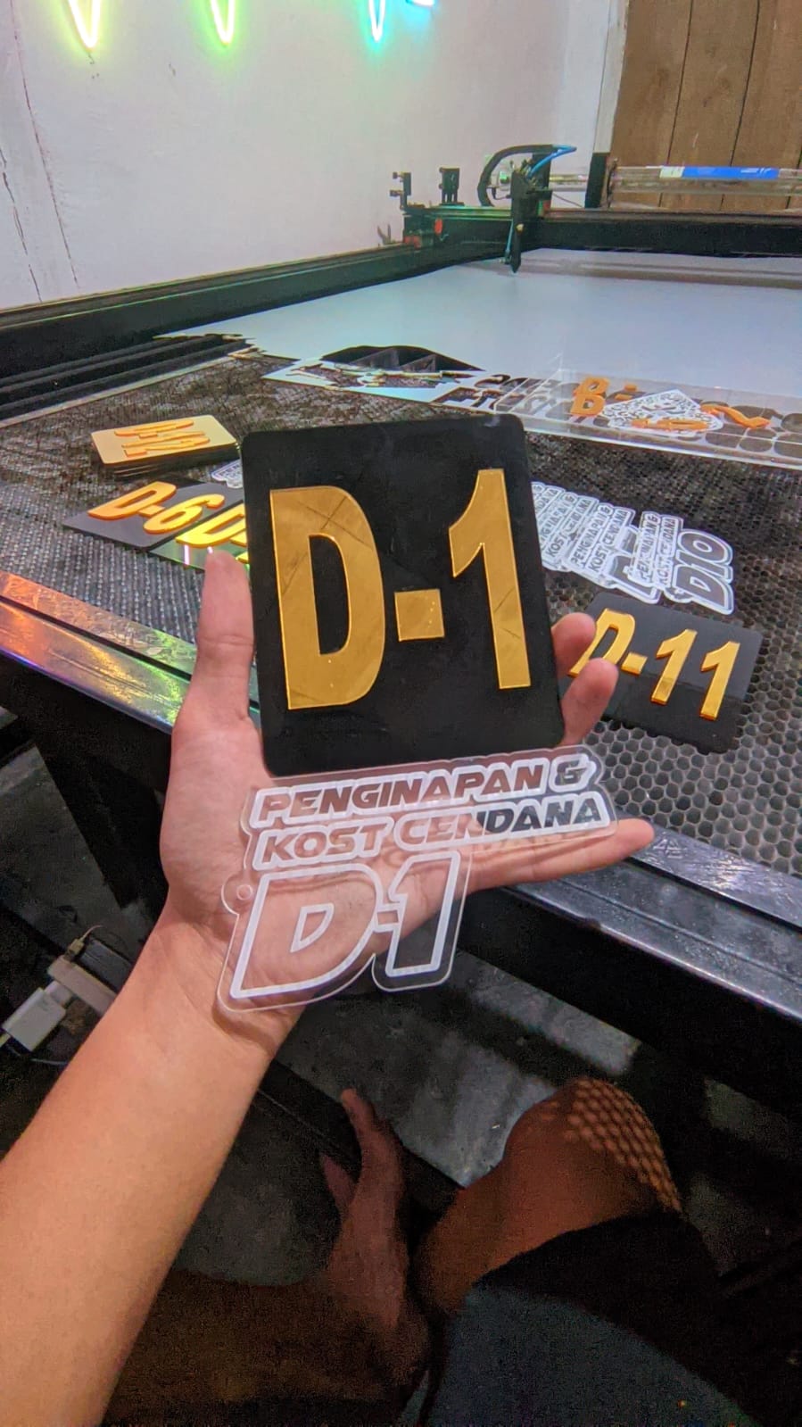 ganci set nomor kamar penginapan