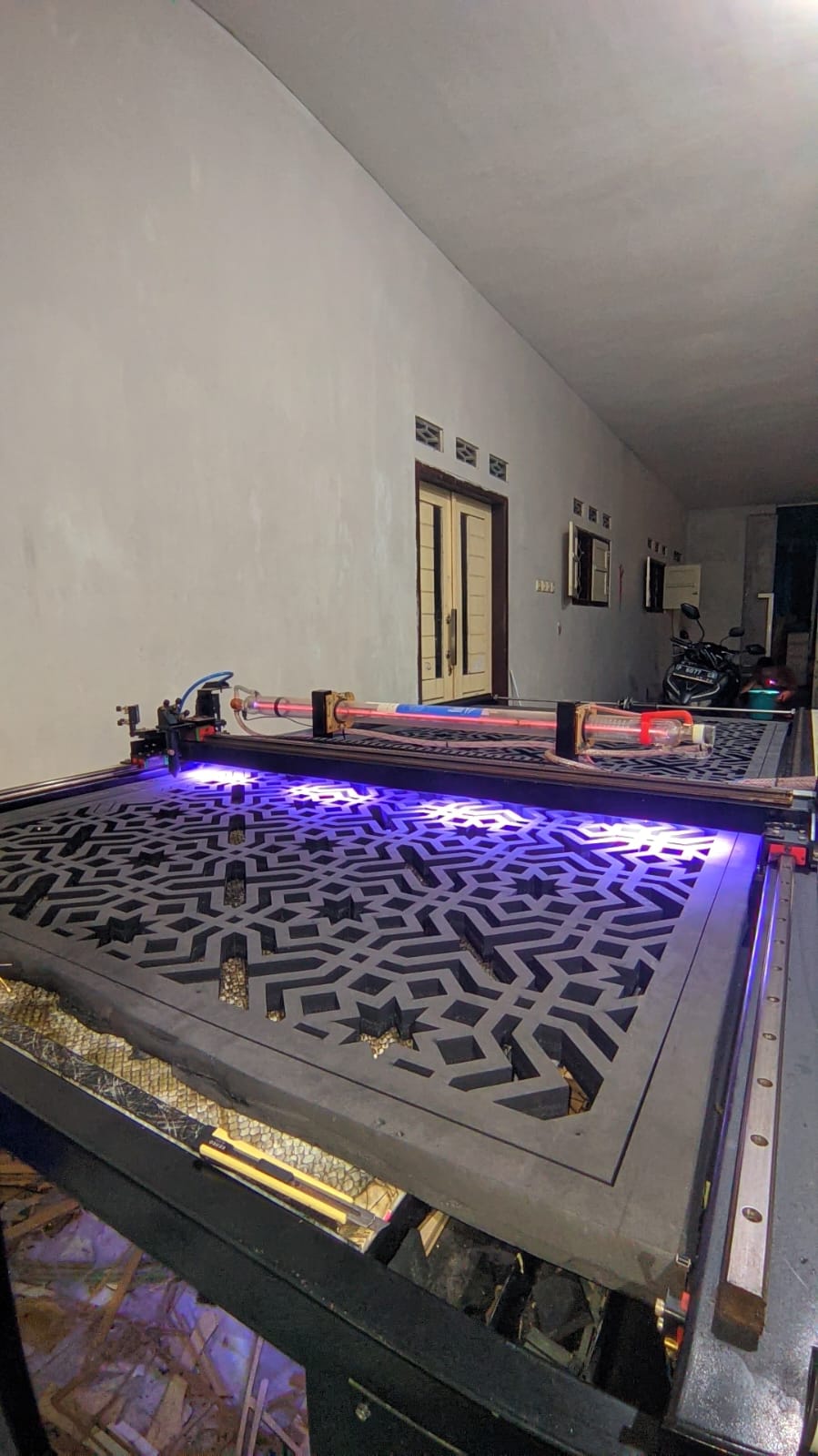 ornamen cetakan krawangan